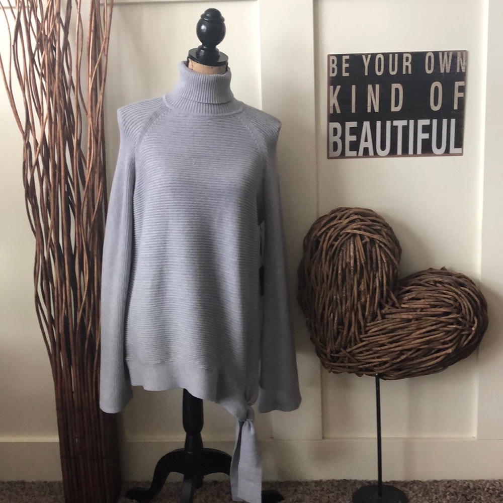 SimplyVera VeraWang gray tie front turtleneck